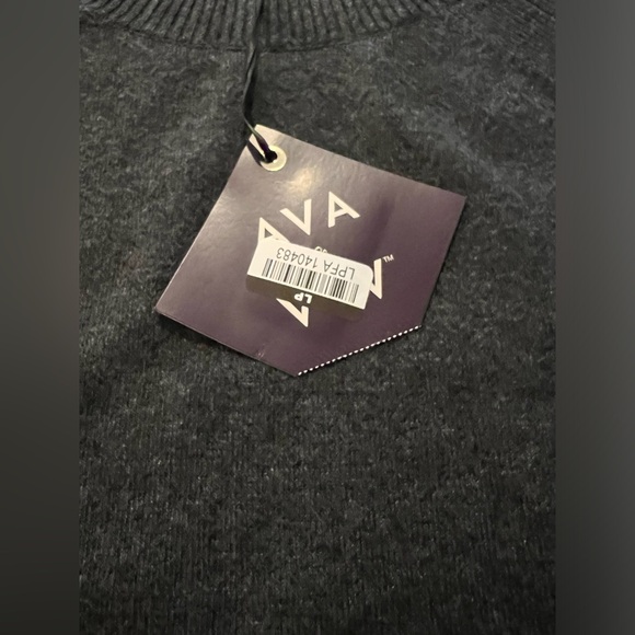 B7 NWT AVA & VIV SWEATER SIZE 2XL IN GRAY.  BUST 26.5”, LENGTH 28”. - Picture 7 of 13